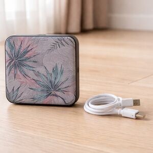 Tropical Power Bank with Cable